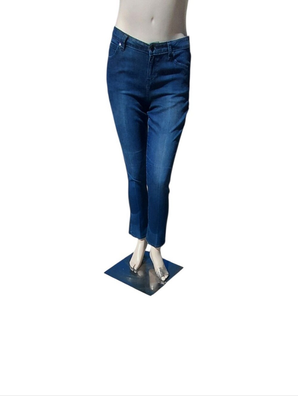 9326A..Women's Jennifer Lopez Straight Jeans Size 10